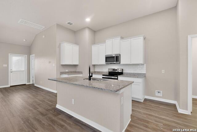 Image 8 of 37 For 1141 Amber Lake