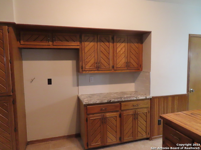 Image 10 of 27 For 9207 Lasater St.