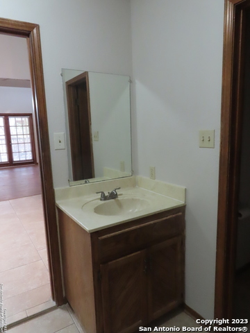 Image 13 of 27 For 9207 Lasater St.