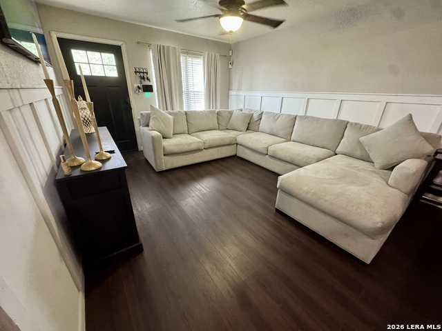 Listing photo id 2 for 275 Lansing  