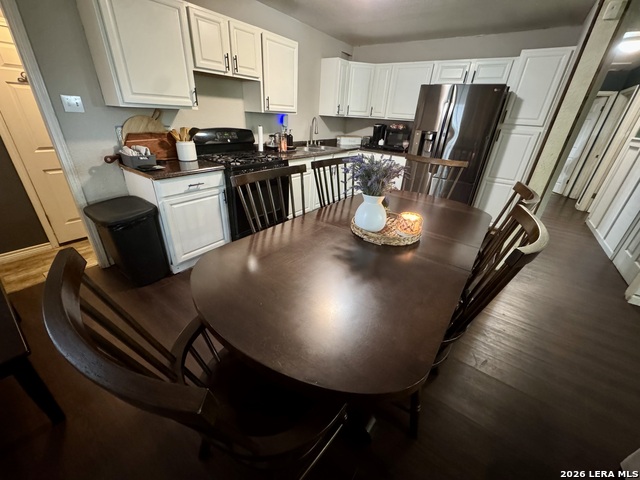 Listing photo id 4 for 275 Lansing  