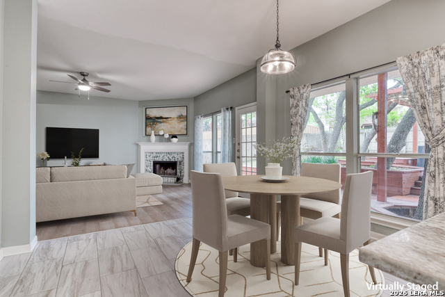 Image 10 of 28 For 918 Riverstone