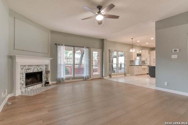 Image 9 of 28 For 918 Riverstone