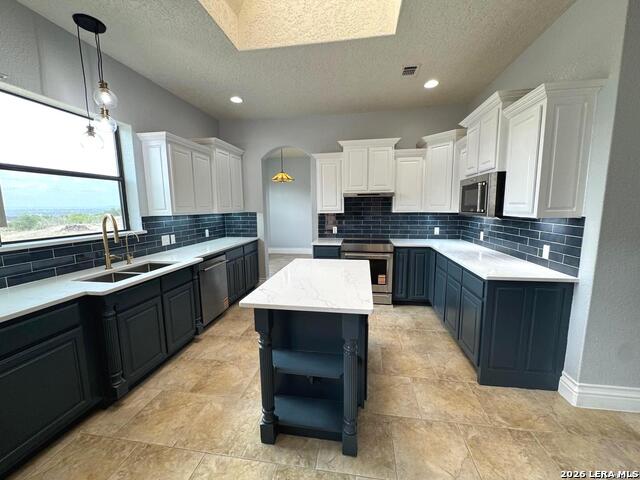 Details for 443 Bridlegate Blvd, Bandera, TX 78003