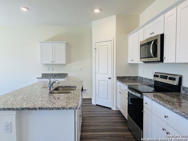 Image 4 of 31 For 8907 Colony Meadow