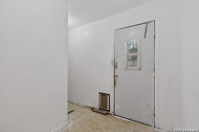 Image 32 of 36 For 3019 Houston W