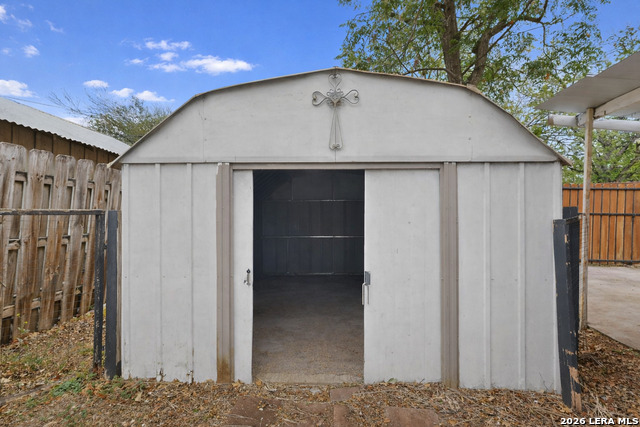 Image 36 of 36 For 3019 Houston W