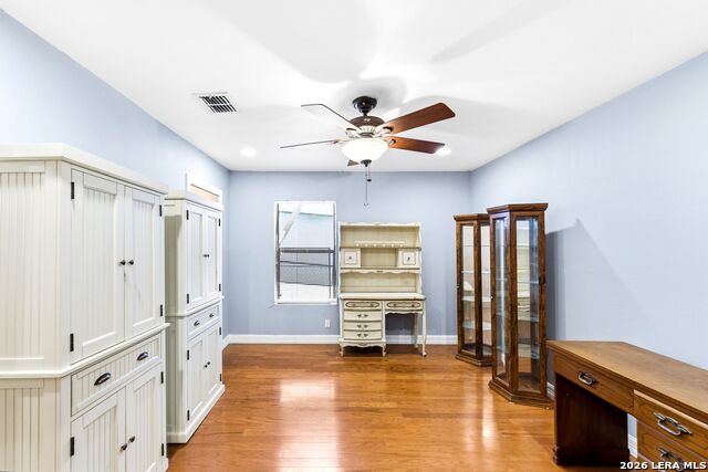 Image 24 of 32 For 1410 Santa Anna