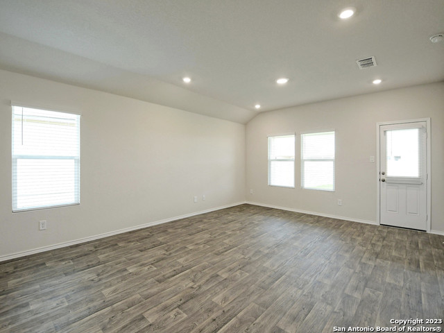 Image 10 of 50 For 771 Monarch  