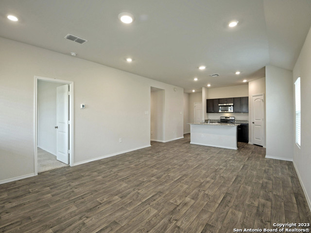 Image 12 of 50 For 771 Monarch  