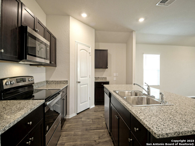 Image 16 of 50 For 771 Monarch  