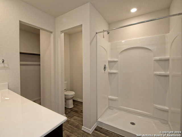 Image 21 of 50 For 771 Monarch  