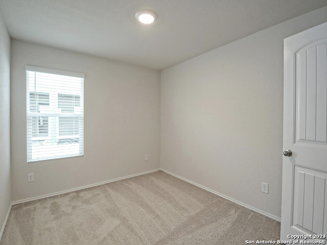 Image 25 of 50 For 771 Monarch  