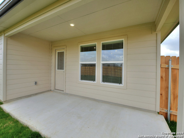 Image 27 of 50 For 771 Monarch  