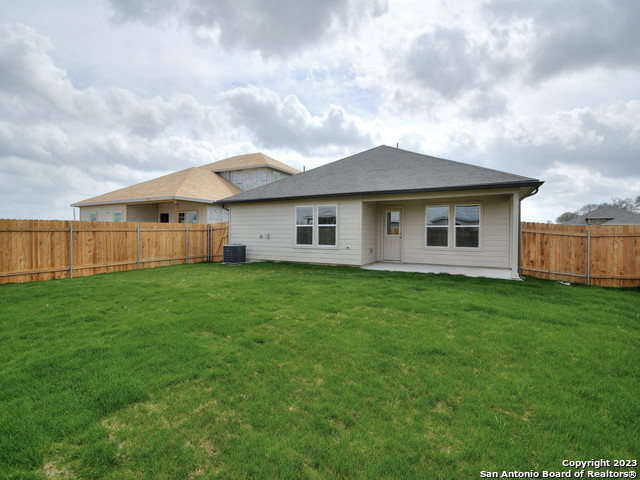 Image 28 of 50 For 771 Monarch  