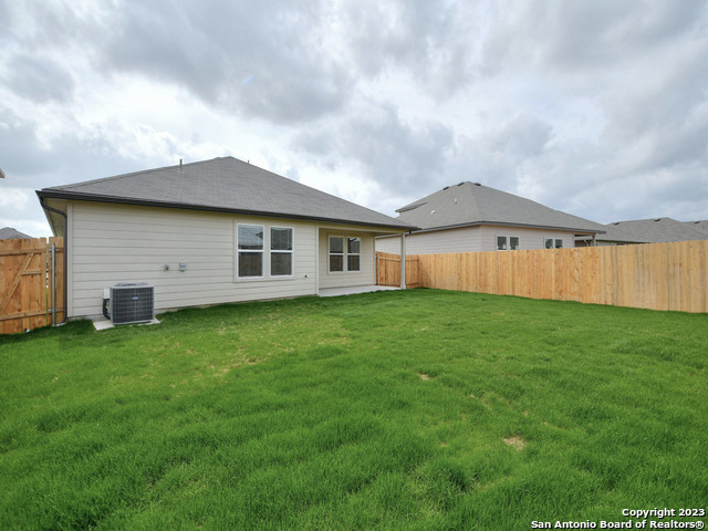 Image 29 of 50 For 771 Monarch  