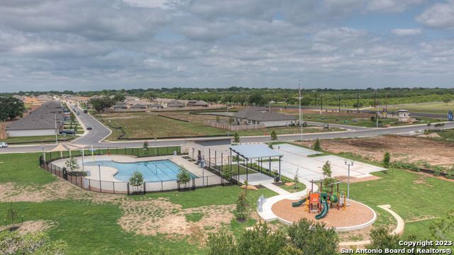 Image 36 of 50 For 771 Monarch  