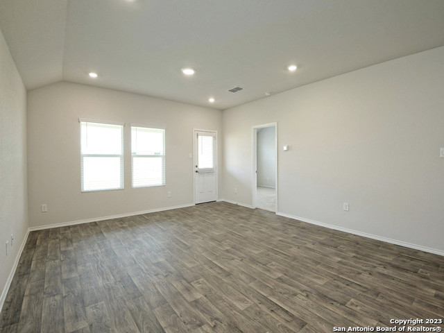 Image 9 of 50 For 771 Monarch  