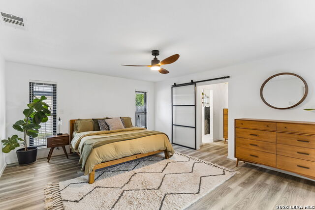 Image 12 of 33 For 3714 Twisted Oaks Dr