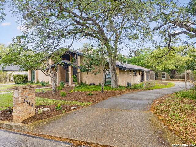 Image 2 of 33 For 3714 Twisted Oaks Dr