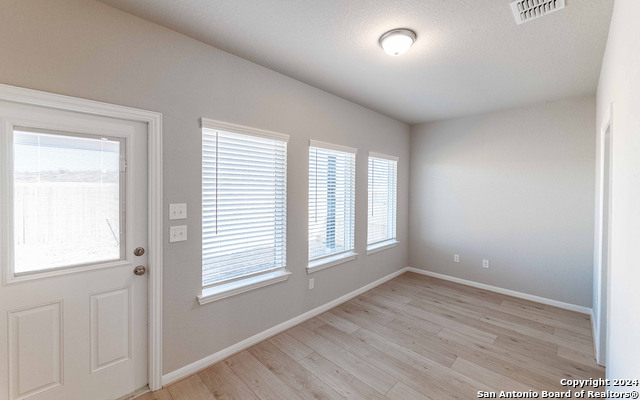 Image 20 of 33 For 14735 Sycamore Crossing