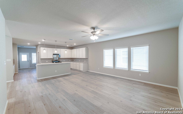 Image 6 of 33 For 14735 Sycamore Crossing