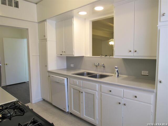 Image 4 of 18 For 454 Bailey  