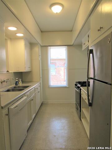 Image 6 of 18 For 454 Bailey  