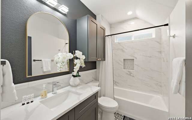Listing photo id 20 for 108 Dowdy St
