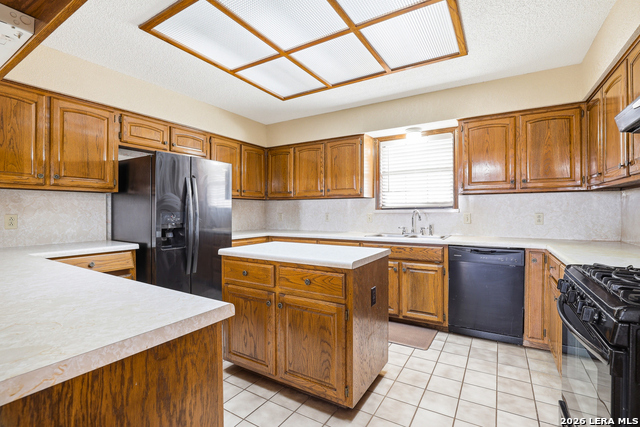 Listing photo id 10 for 13915 Dusty Fields