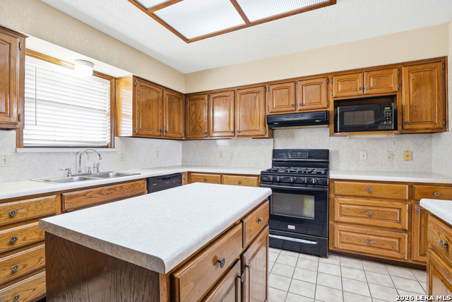Listing photo id 12 for 13915 Dusty Fields