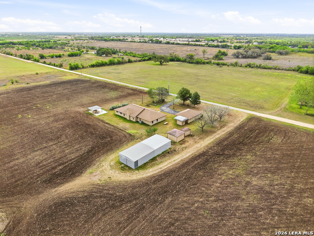Listing photo id 40 for 13915 Dusty Fields