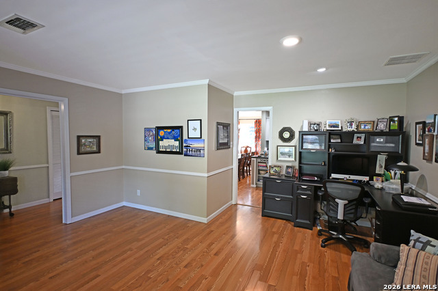 Image 14 of 47 For 877 Twin Oaks