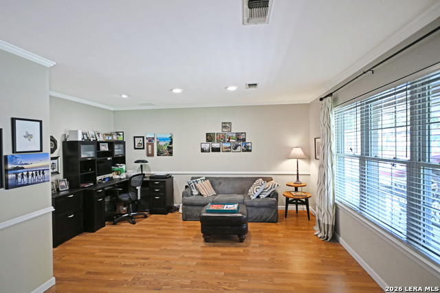 Image 15 of 47 For 877 Twin Oaks