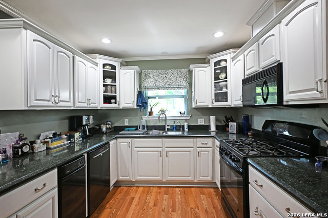 Image 17 of 47 For 877 Twin Oaks