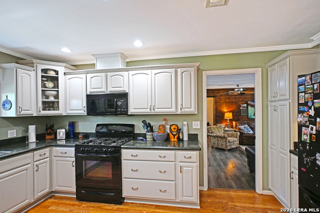 Image 19 of 47 For 877 Twin Oaks