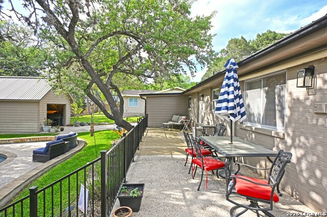 Image 38 of 47 For 877 Twin Oaks