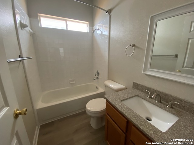 Image 11 of 35 For 15838 Drexel