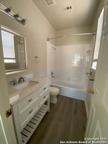 Image 13 of 35 For 15838 Drexel