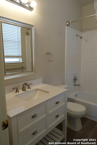 Image 17 of 35 For 15838 Drexel