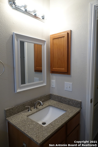 Image 20 of 35 For 15838 Drexel