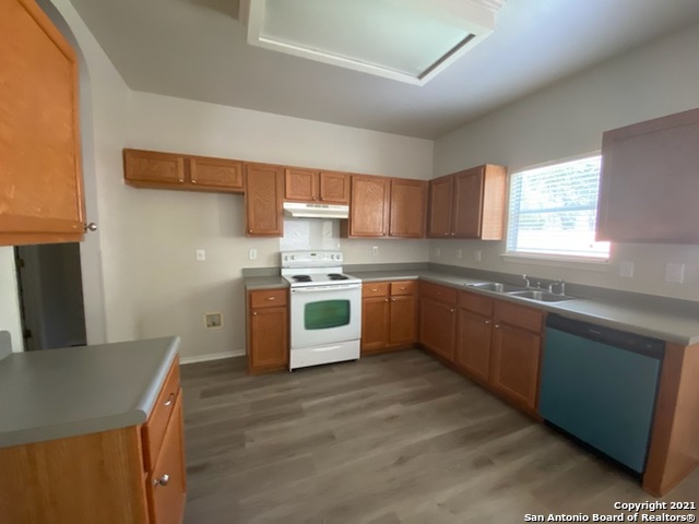 Image 7 of 35 For 15838 Drexel