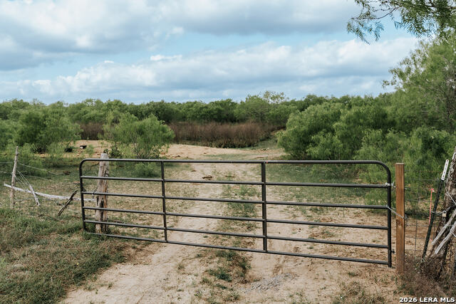 Image 25 of 43 For 1065 Fm 477  