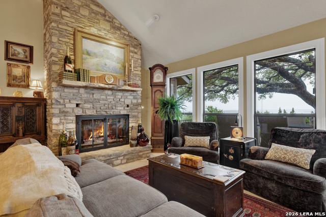 Image 13 of 48 For 605 High Oaks