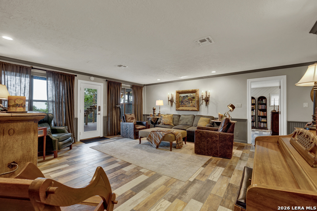 Image 26 of 48 For 605 High Oaks