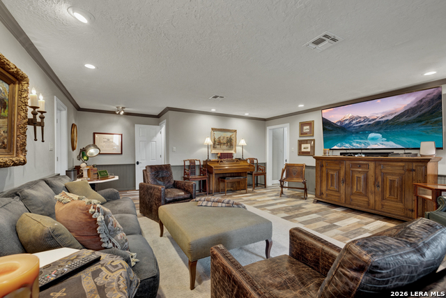 Image 27 of 48 For 605 High Oaks