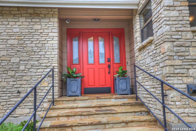 Image 3 of 48 For 605 High Oaks