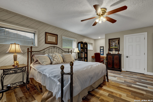 Image 32 of 48 For 605 High Oaks