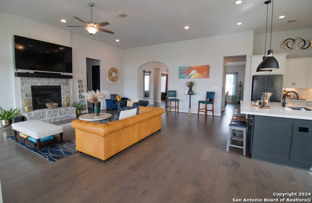 Image 14 of 42 For 10506 Purple Hackett