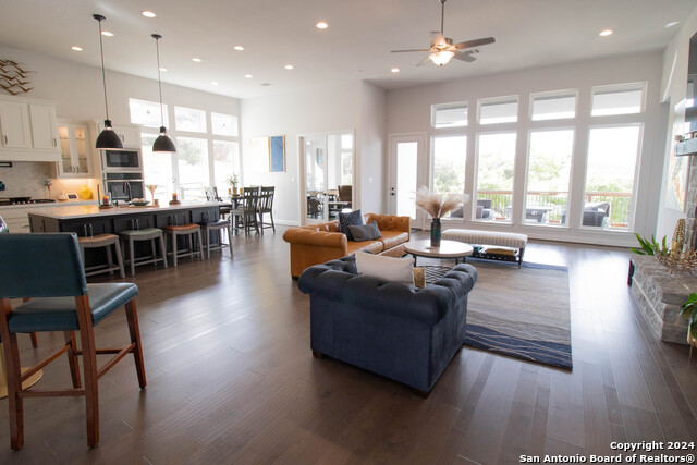 Image 16 of 42 For 10506 Purple Hackett